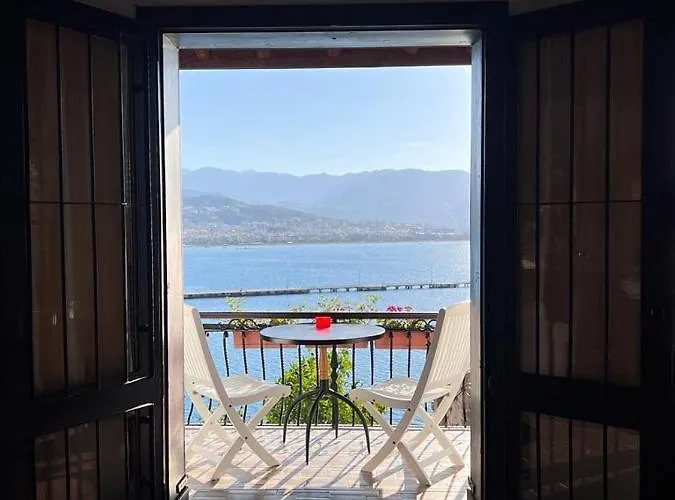Escape To History In A Stunning Stone House With Garden And Sea View In The Heart Of *