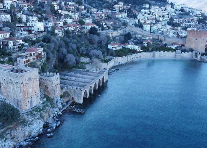 Villa Escape To History In A Stunning Stone House With Garden And Sea View In The Heart Of