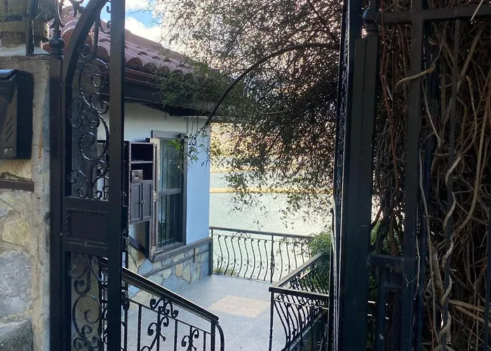 Escape To History In A Stunning Stone House With Garden And Sea View In The Heart Of Alanya