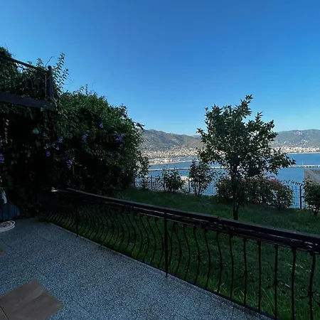 Escape To History In A Stunning Stone House With Garden And Sea View In The Heart Of 别墅