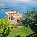 Escape To History In A Stunning Stone House With Garden And Sea View In The Heart Of アランヤ