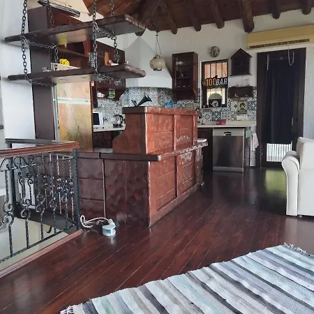 וילה Escape To History In A Stunning Stone House With Garden And Sea View In The Heart Of אלאניה