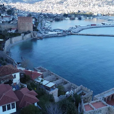 Escape To History In A Stunning Stone House With Garden And Sea View In The Heart Of ヴィラ