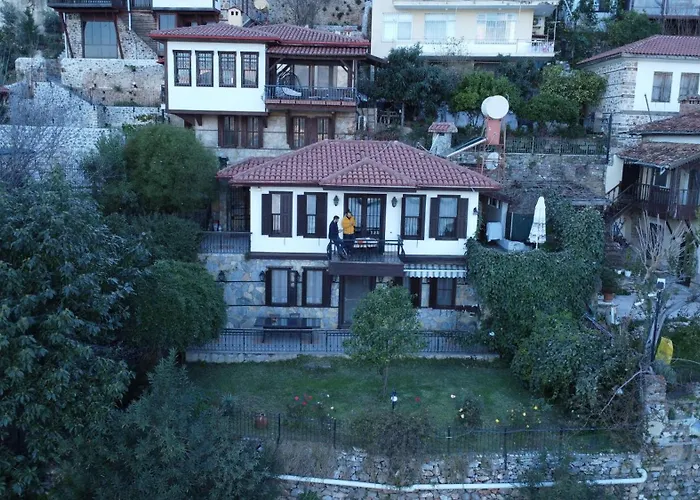 Escape To History In A Stunning Stone House With Garden And Sea View In The Heart Of Willa *